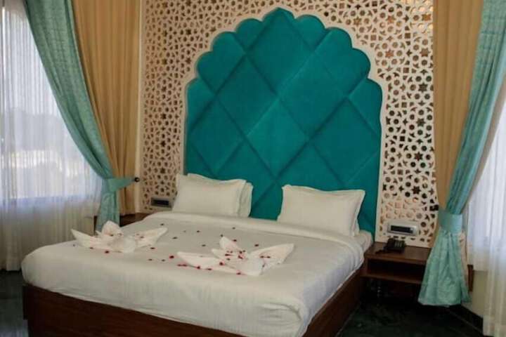 Room 3 of 6