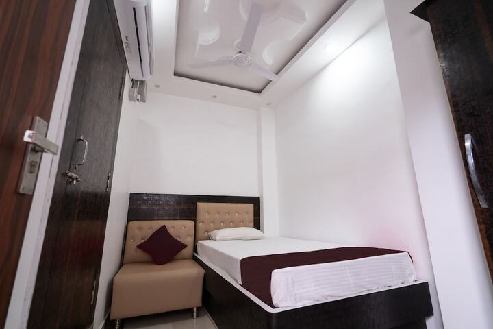 Room 18 of 35