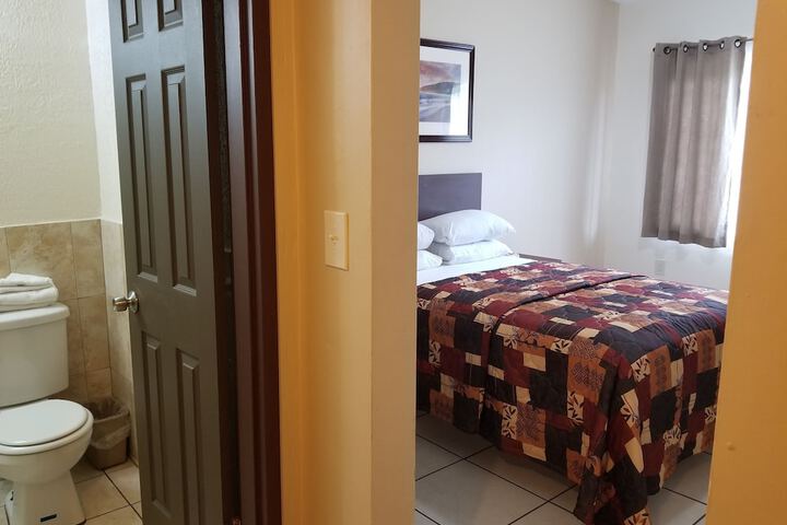 Economy Single Double Bed (10 of 16)