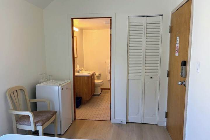 Room 62 of 183