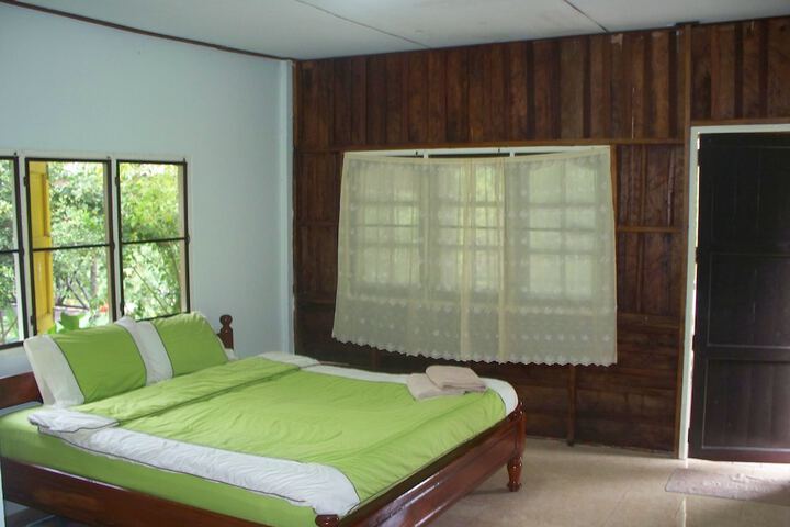 Room 4 of 48