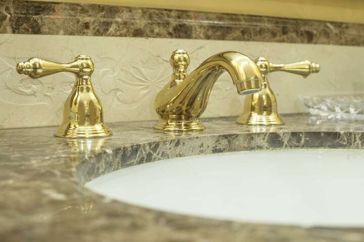 Bathroom sink
