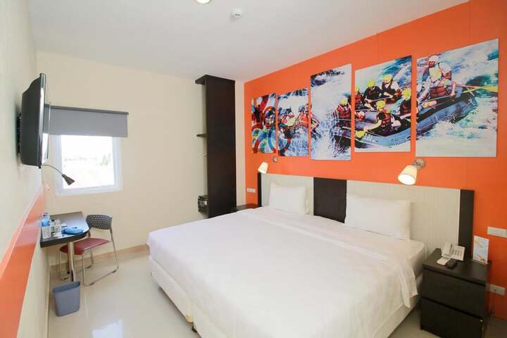 Room 15 of 53