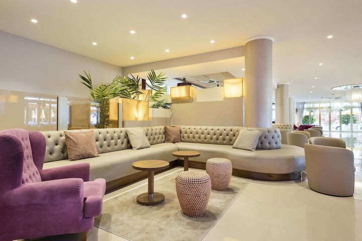 Guest Lobby