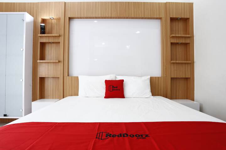 Room 8 of 11