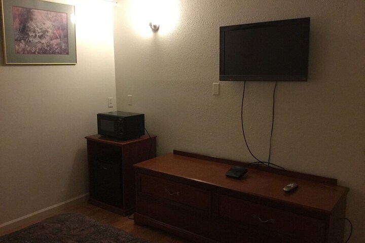 Room 4 of 22