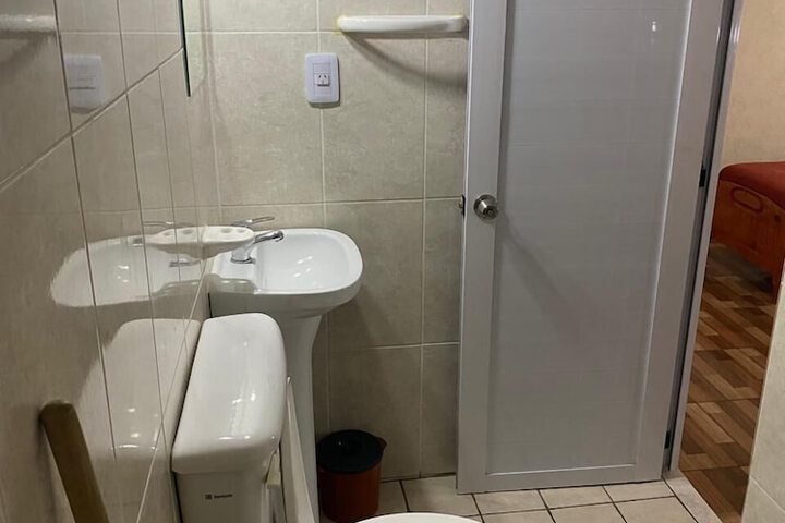 Room 25 of 28