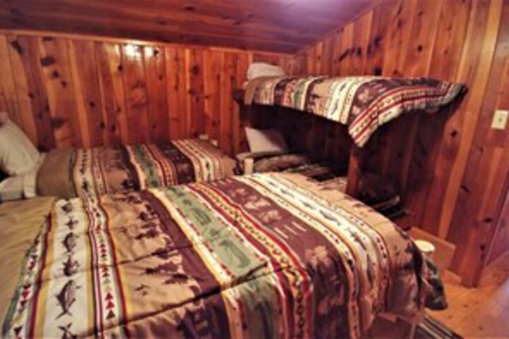 Room 9 of 12