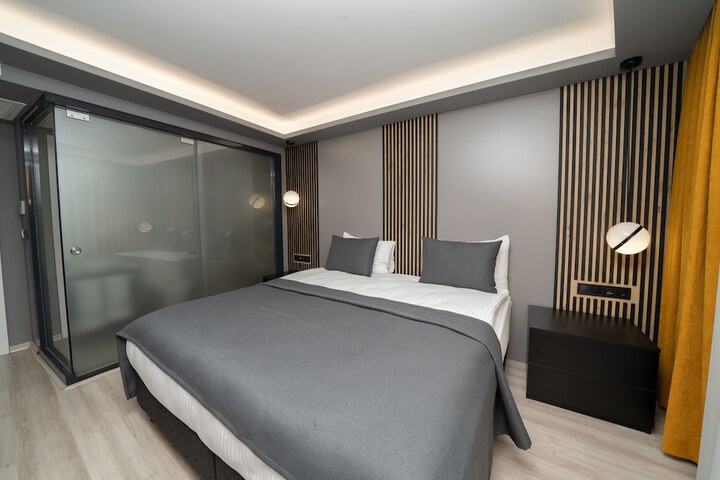 Room 14 of 38