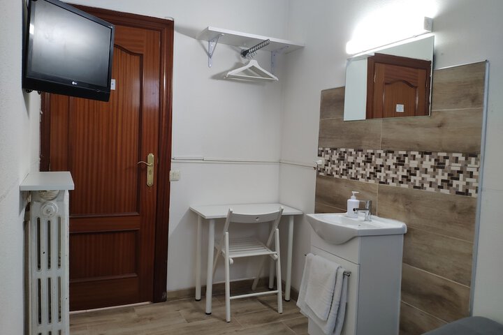 Room 5 of 56