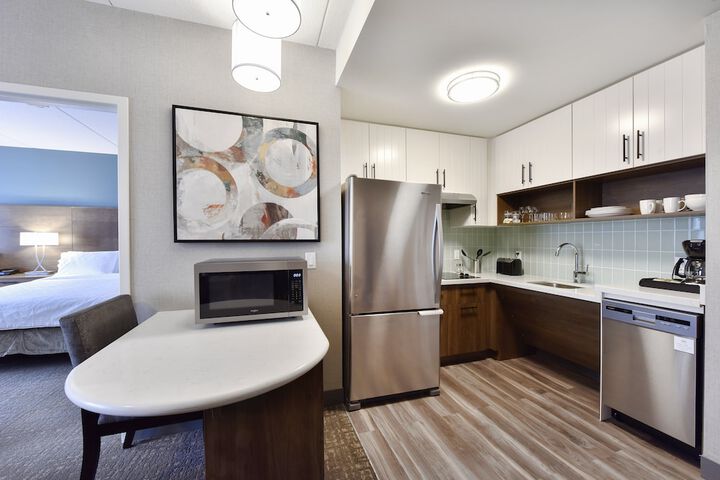 2 Queen 1 Bedroom Suite Mobility Accessible Roll Shower (20 of 29)