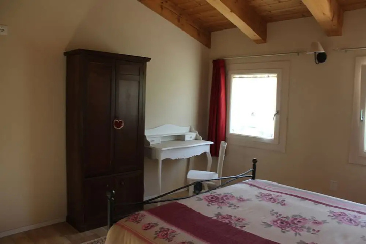 Room 4 of 22