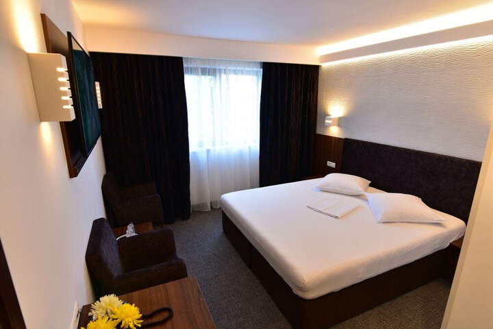 Room 19 of 36