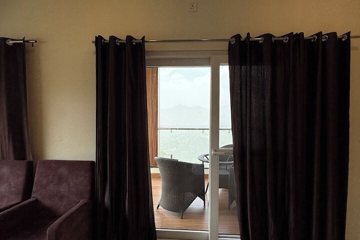 Room 17 of 42
