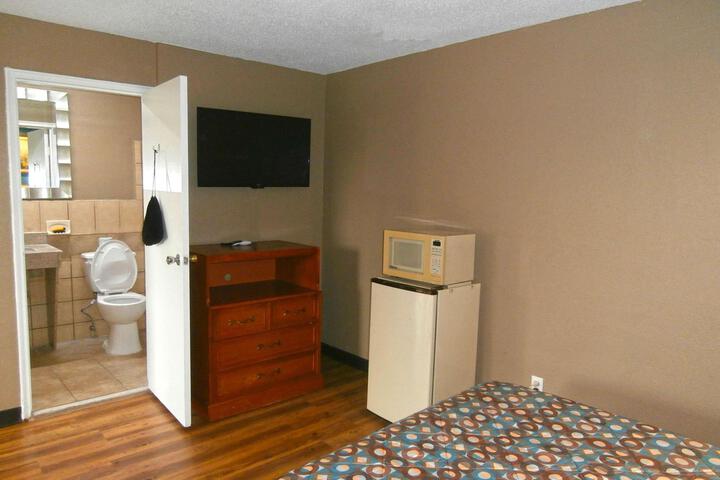 2 Double Beds (3 of 9)