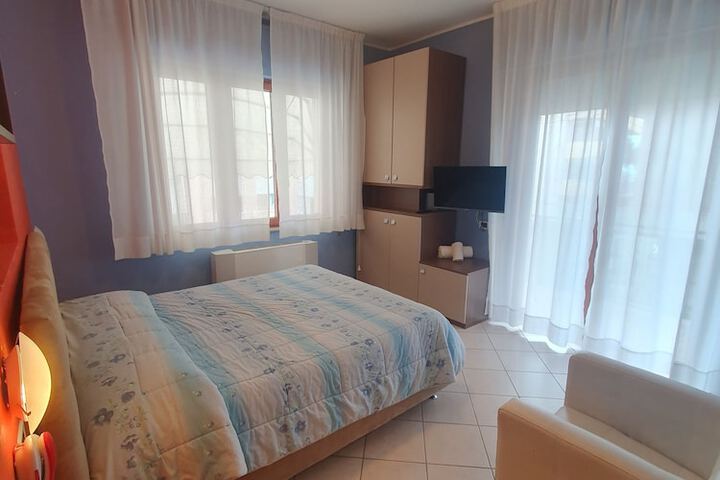 Room 16 of 31