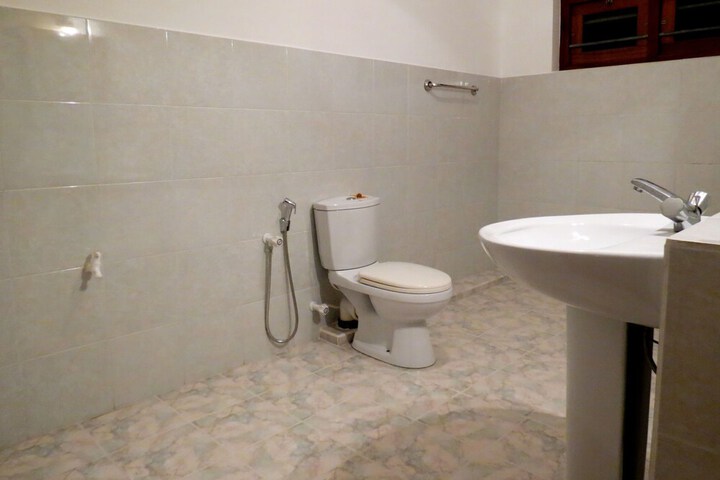 Room 8 of 20