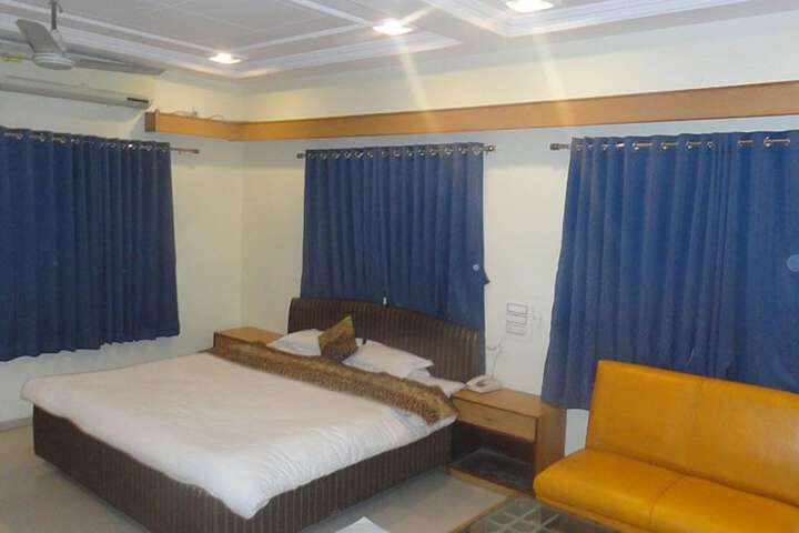 Room 14 of 29