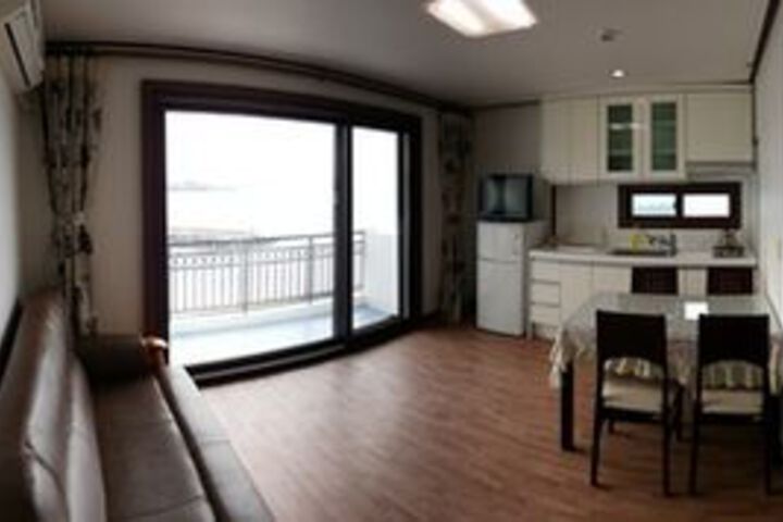 Room 28 of 39