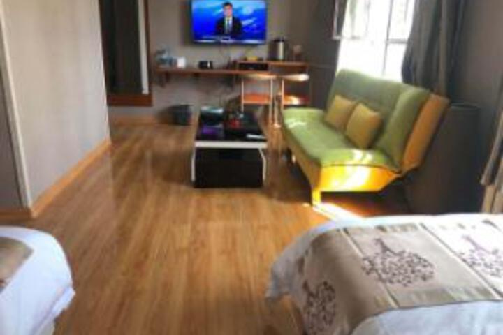Room 15 of 16