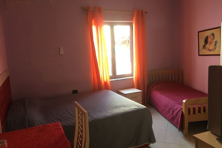 Room 9 of 34