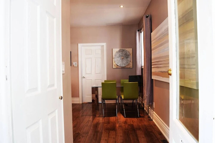 Room 2 of 7