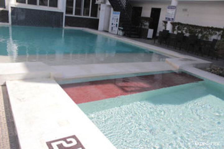 Pool 78 of 82