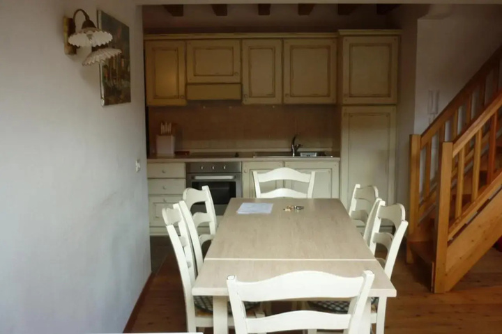 Room 2 of 25