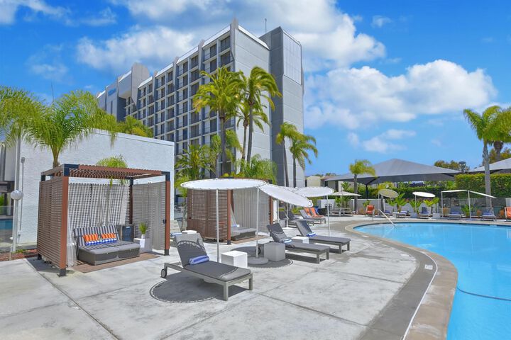 Hotel with Pool