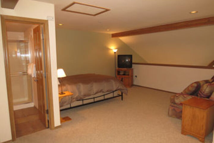 Room 36 of 102