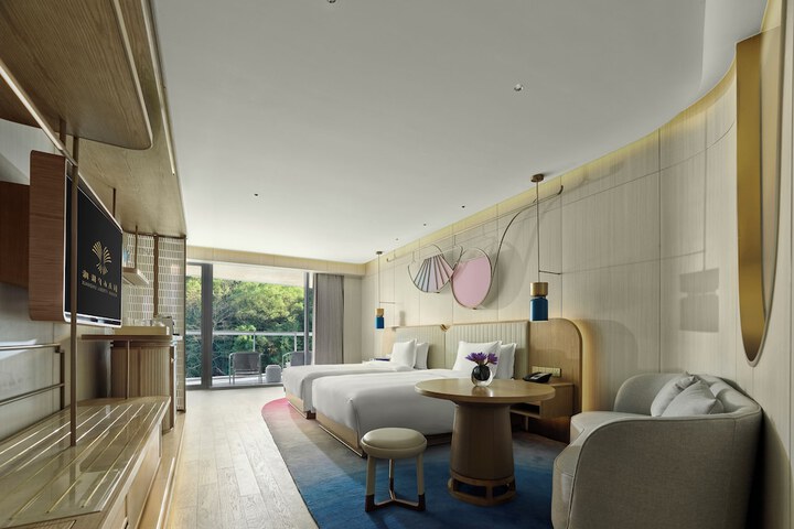 Room 10 of 39