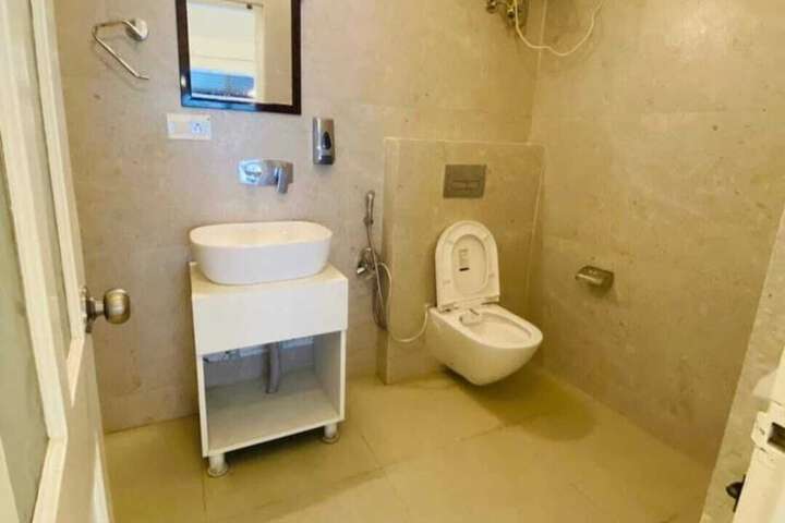 Room 16 of 22
