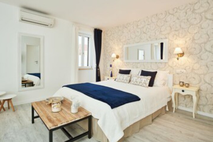 Room 159 of 306