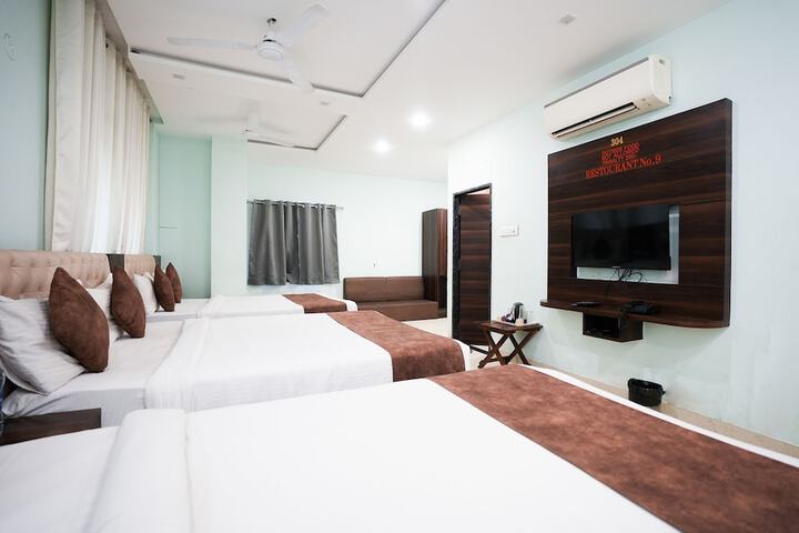 Room 17 of 39