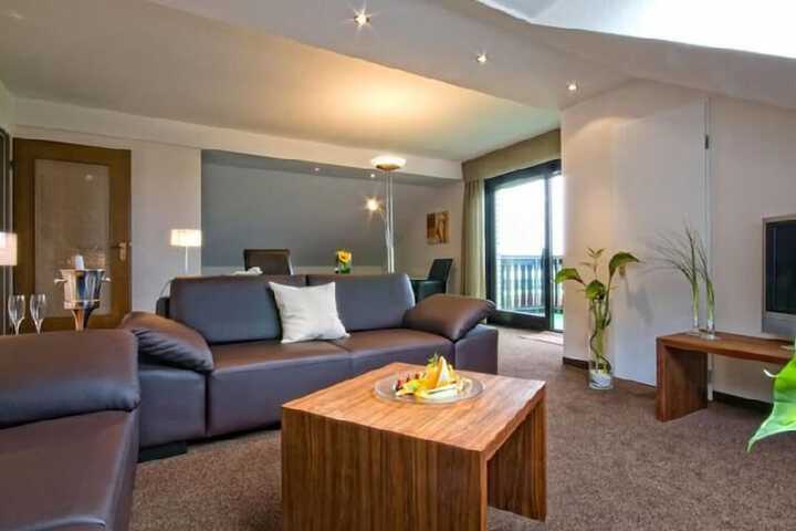 Room 16 of 29