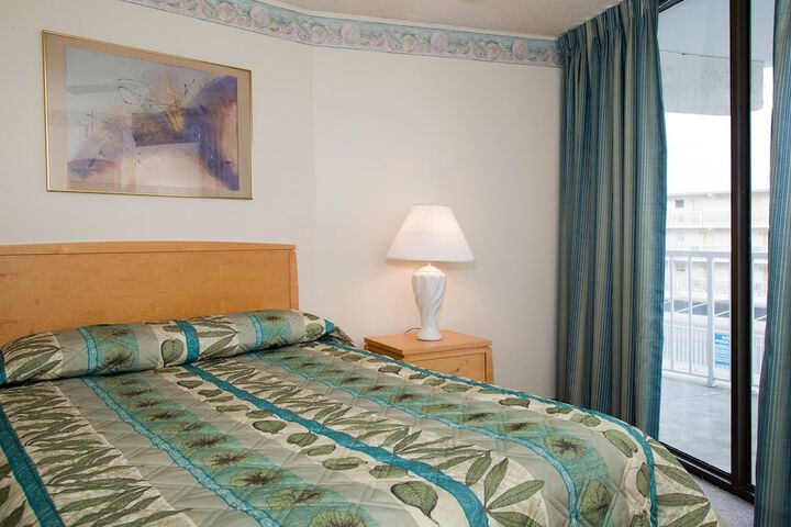 Room 10 of 40