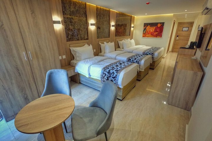 Room 21 of 30