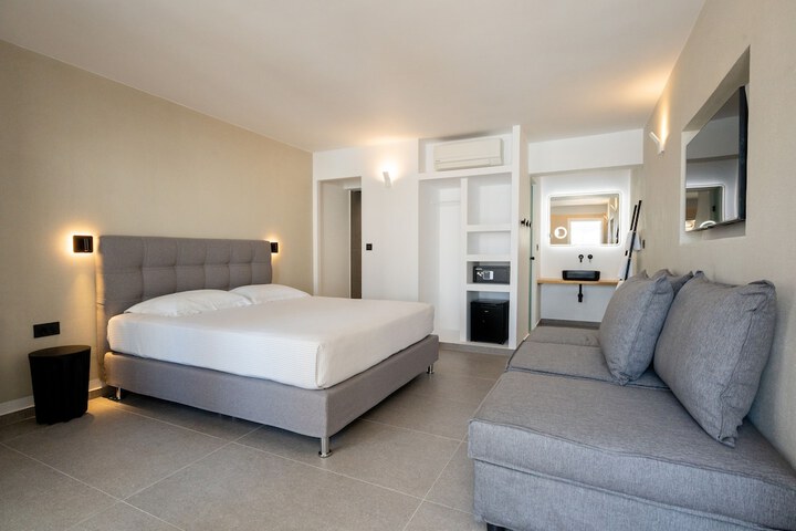 Room 52 of 101