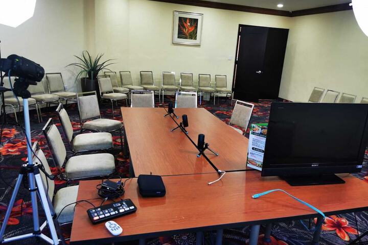 Business Center 67 of 77
