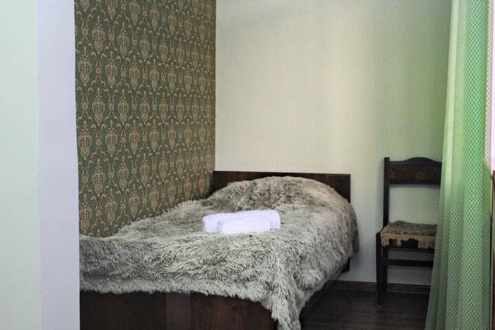 Room 3 of 117