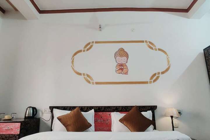 Room 17 of 41