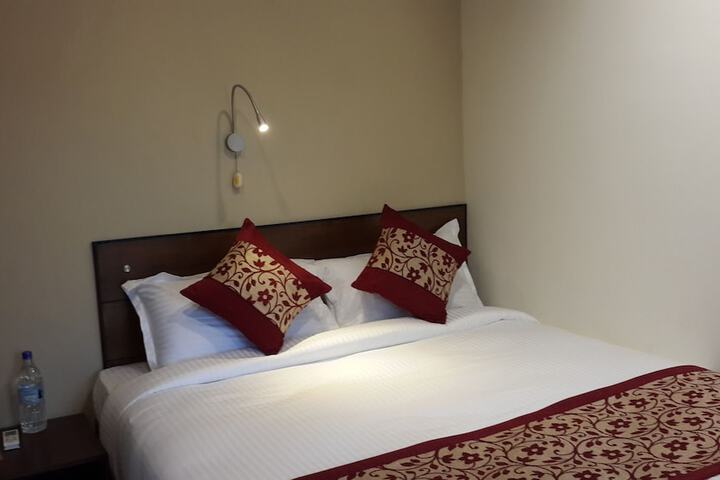 Room 4 of 37