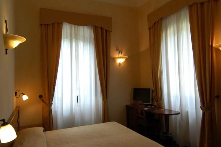 Room 7 of 38