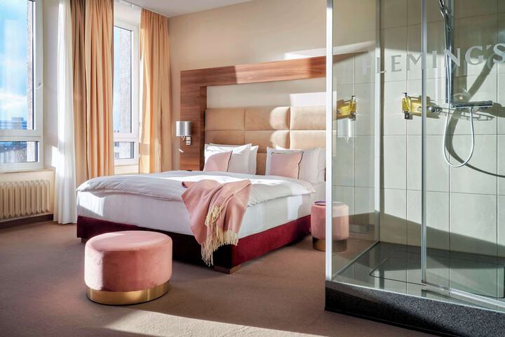 Room 12 of 84