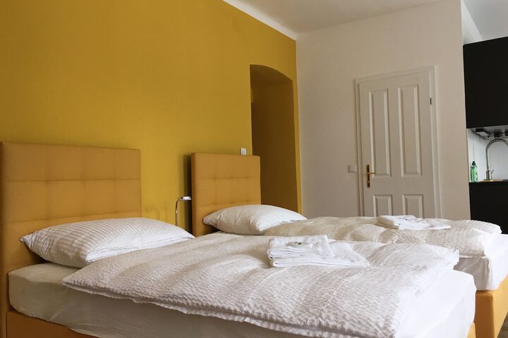 Room 3 of 41