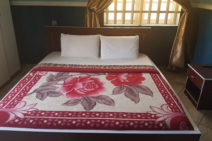 Room 9 of 21