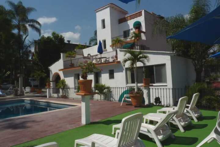 Hotel with Pool