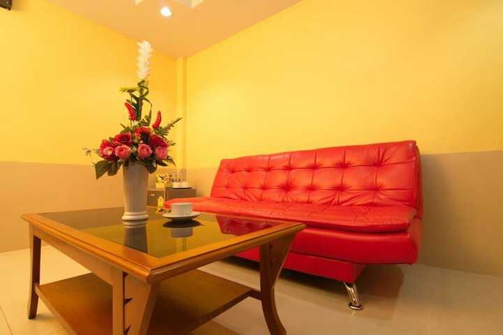 Room 12 of 16