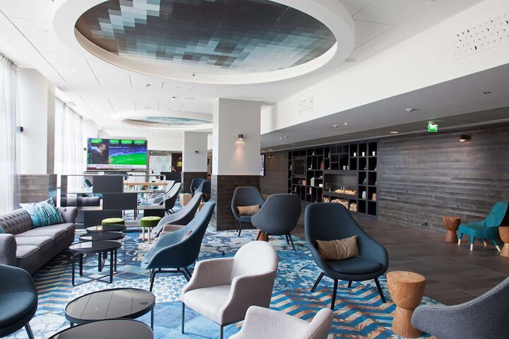 Entrance & Lobby