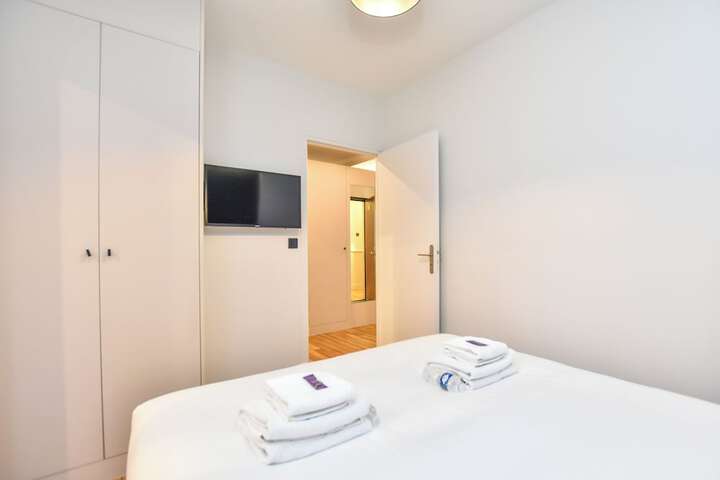 Room 2 of 123